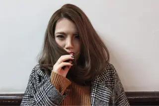 セミロング H所属・H (エイチ) 烏丸御池店のヘアスタイル