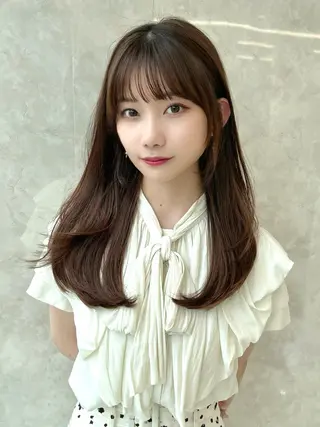 セミロング MAEUL 【マウル】栄のヘアスタイル