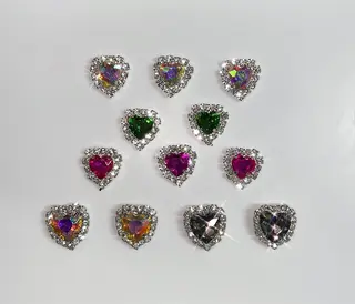 ネイル VIERU 🌈🎀💖のネイルデザイン