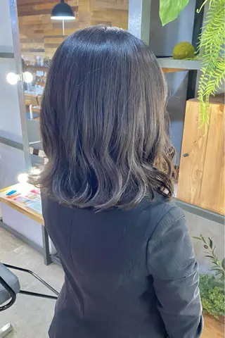 ミディアム 菊地 紗矢のヘアスタイル