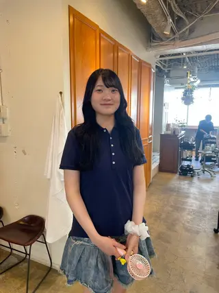 ロング カラー MIOベージュカラー 柔らかいカラーのヘアスタイル