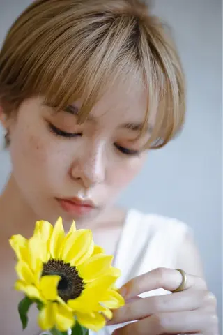 カラー 久永 菫のヘアスタイル