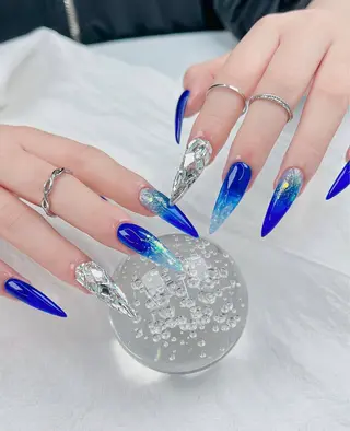 ネイル Lyna 池袋のネイルデザイン