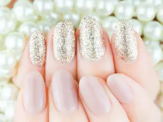 ミディアム nail salon Emi la beaute 心斎橋店所属・坪野 めぐみのネイルデザイン