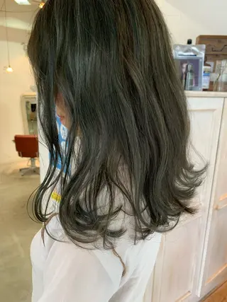 セミロング カラー fio マナミのヘアスタイル