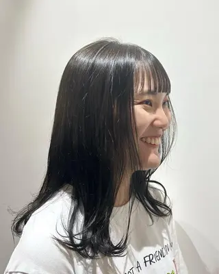 セミロング 小柳津 友菜のヘアスタイル