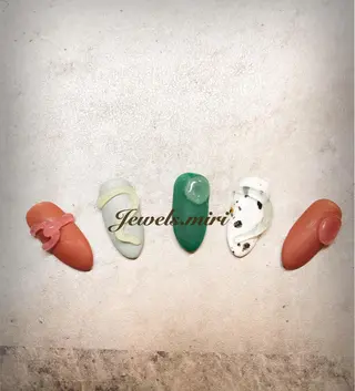 ネイル Jewels nail lily 白楽所属・ネイルサロン Jewels Mのネイルデザイン