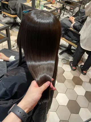 ロング 髪質改善、縮毛矯正 酸性縮毛矯正のヘアスタイル