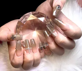 ネイル 𝐀𝐲𝐮𝐦𝐢_nail.所属・大橋 歩美のネイルデザイン