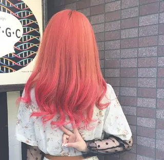 ロング カラー ブリーチ、パーマ 西部笑のヘアスタイル