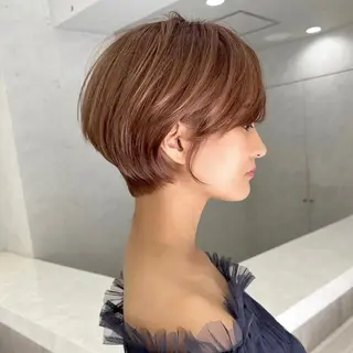 ショート グレージュ/レイヤー ふうか　渋谷のヘアスタイル