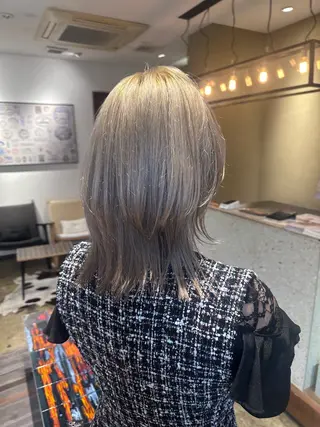 カラー YUI/レイヤー/ ハッシュカットのヘアスタイル