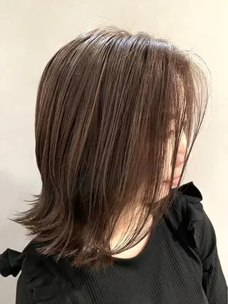 ミディアム カラー ハイライトが 得意なニキです😊のヘアスタイル