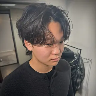 メンズ 表参道フェザーパーマ ニュアンスパーマのヘアスタイル