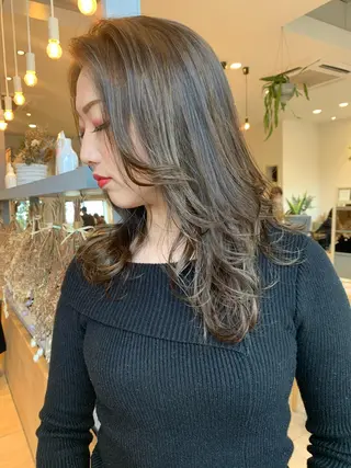 ロング カラー 吉原 由菜のヘアスタイル