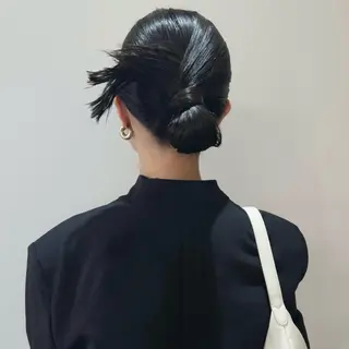 ミディアム ヘアアレンジ nonoka オリーブ/レイヤーのヘアスタイル