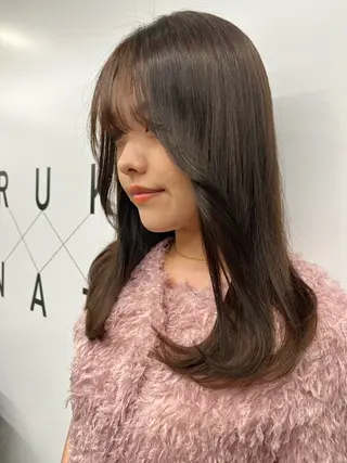 セミロング カラー ウスイマイコ カット/ケアカラーのヘアスタイル