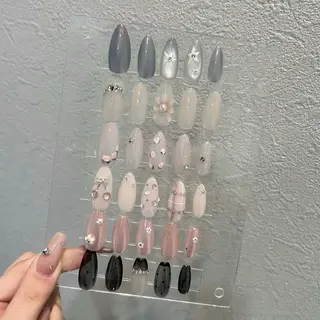 ネイル ami 𝜗𝜚˚⋆のネイルデザイン