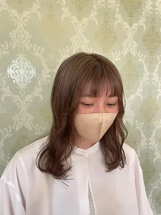 ミディアム カラー EARTH中島 秋桜久のヘアスタイル