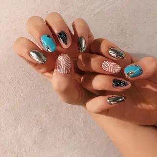 ネイル 🌞💜 KAORI 🌴のネイルデザイン