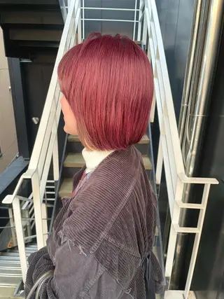 ショート カラー ヘアアレンジ 青髪特化🩵ブリーチ ハッシュカットのヘアスタイル