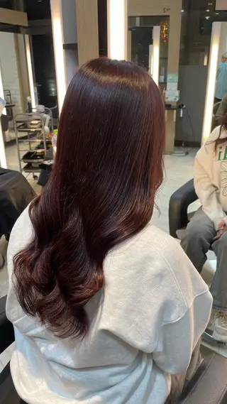 ロング カラー ブリーチ/髪質改善/ ハイトーン/暖色のヘアスタイル