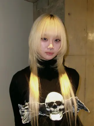 ロング カラー MIES ミナリのヘアスタイル