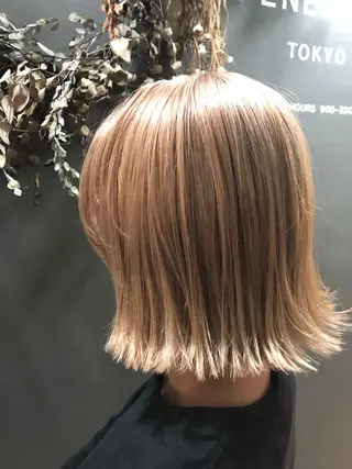 ショート カラー 成田 恭介のヘアスタイル