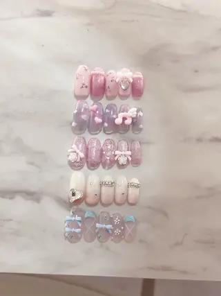 ネイル HENECY🍓 momokaのネイルデザイン