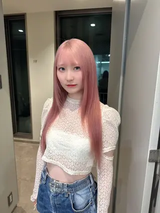 ロング カラー ハイトーン/ピンク カラー/めい🎀のヘアスタイル