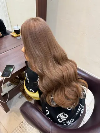 ロング 池田凛/ ハイトーンカラーのヘアスタイル