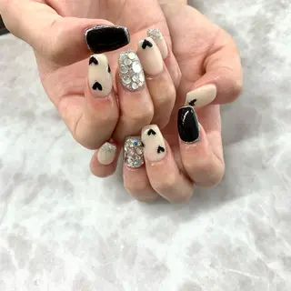 ネイル マツエク・マツパ アイブロウ pu muのネイルデザイン