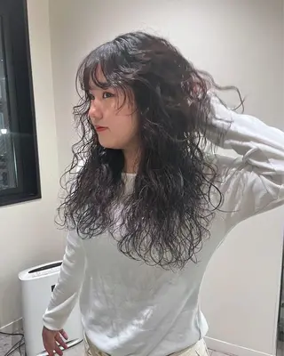 ロング パーマ カーリーパーマ/ 透明ｶﾗｰ/MIKUのヘアスタイル