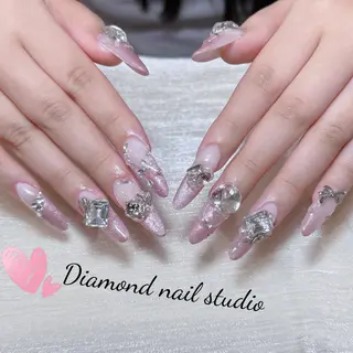 ネイル Ena 🧸のネイルデザイン