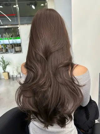 ロング カラー 堀江/透明感 ベージュ/白川幸太のヘアスタイル