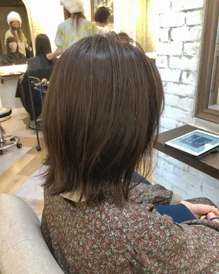 ミディアム カラー Carina所属・セン北徒歩５分 キシタクのヘアスタイル