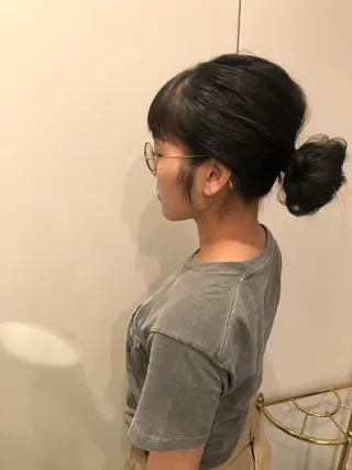 セミロング カラー ヘアアレンジ MIOベージュカラー 柔らかいカラーのヘアスタイル