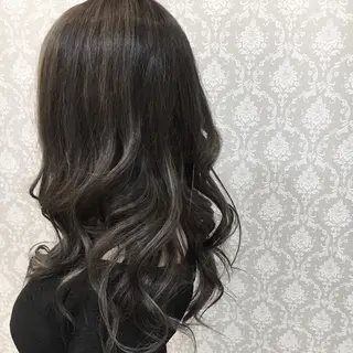 カラー ササキ トモシのヘアスタイル