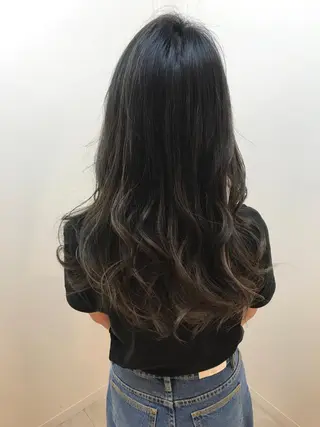 ロング カラー 湯浅 了一のヘアスタイル