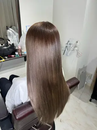 【Diar】オーナー アキヨシケンタのヘアスタイル