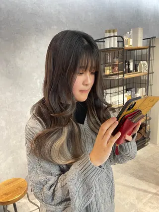 ロング カラー オフホワイトアンドなんば所属・福西 洋斗のヘアスタイル