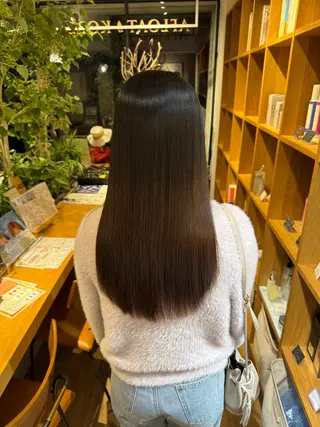 セミロング afloatkobe所属・美髪/髪質改善 川口凌弥のヘアスタイル