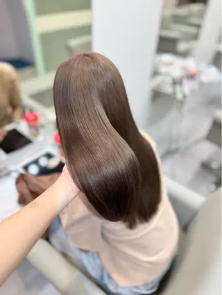 カラー amane໒꒱うる艶 ブリーチ透明感カラーのヘアスタイル