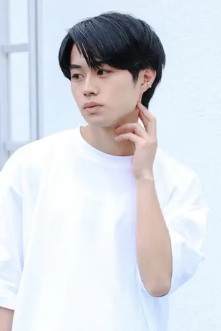 メンズ 透明感/グレージュ/ MOMOKO🩵のヘアスタイル