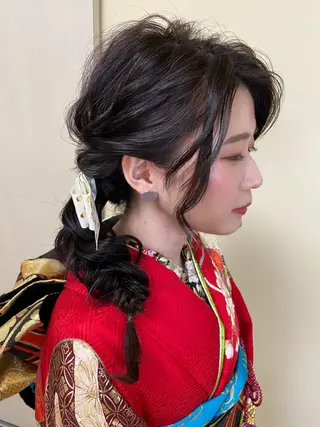 ミディアム ヘアアレンジ ライト写真場所属・タニモト ユイのヘアスタイル