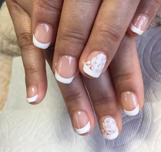 ネイル THECOLORS所属・近貞 莉奈のネイルデザイン