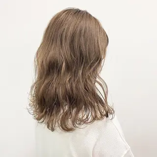 セミロング カラー 滝本 里実のヘアスタイル