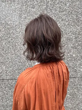 ショート カラー (h)wim ウィムのヘアスタイル