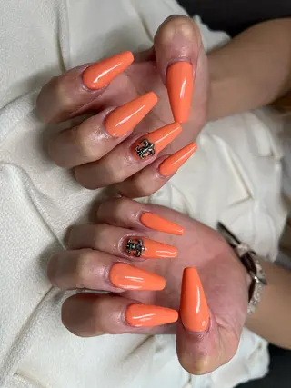 ネイル nail.salon .Reversalのネイルデザイン