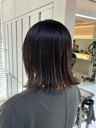 ミディアム Iris by artina 武蔵小杉店【イリス バイ アルティナ】所属・🎼レイヤー/顔周り カット/nene♬のヘアスタイル